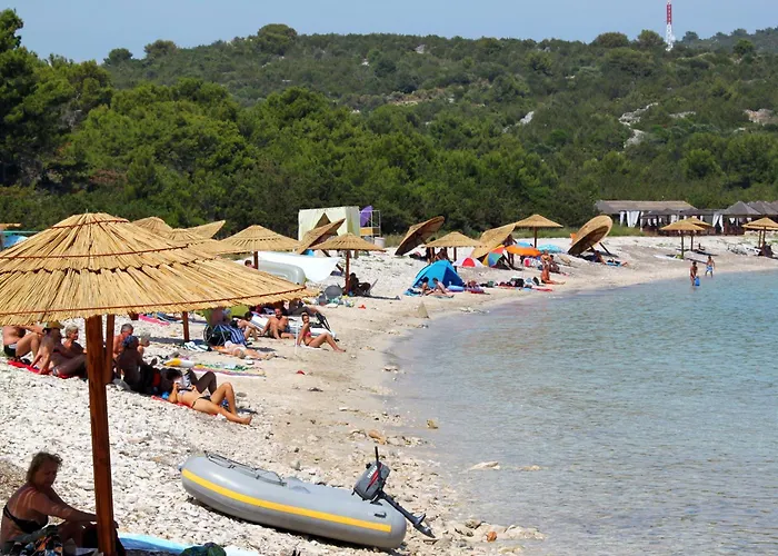 With A Parking Space Sali, Dugi Otok - 8172 *